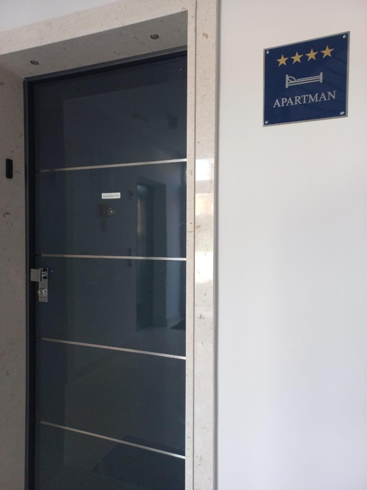 La Dolce Vita Apartment โตรกีร์ ภายนอก รูปภาพ