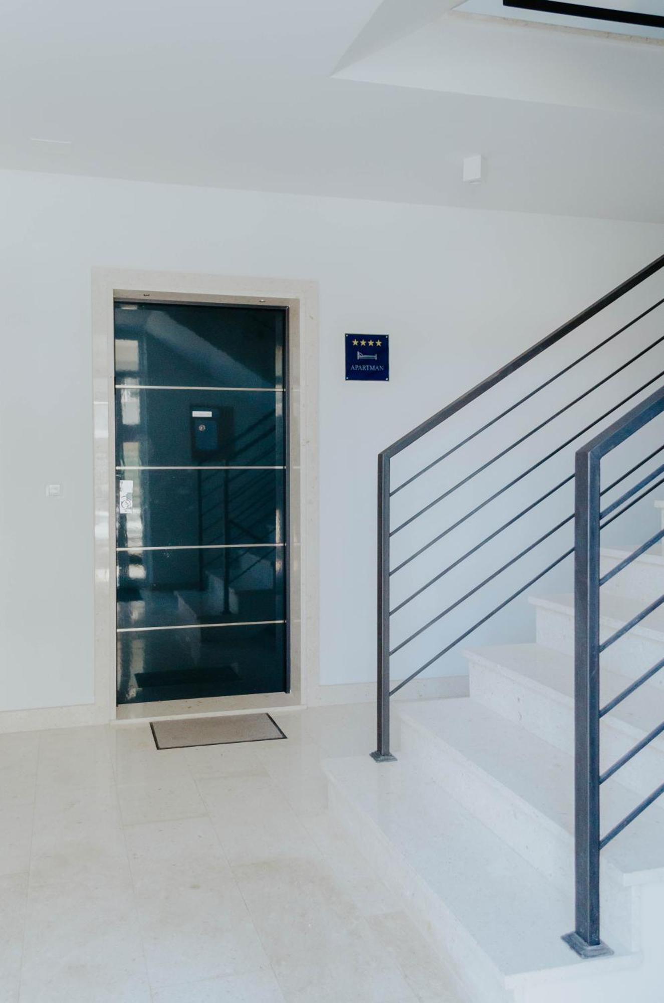 La Dolce Vita Apartment โตรกีร์ ภายนอก รูปภาพ