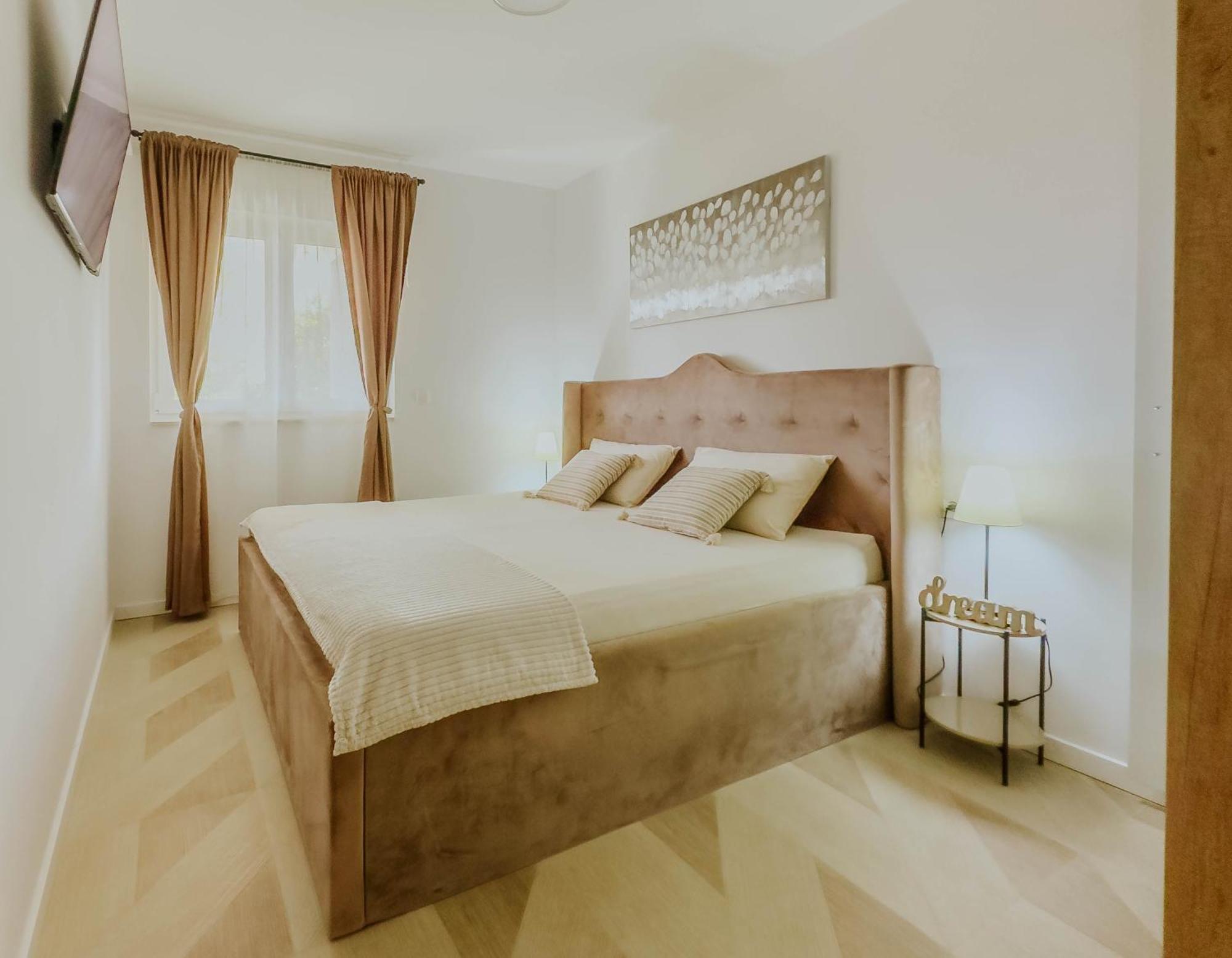 La Dolce Vita Apartment โตรกีร์ ภายนอก รูปภาพ
